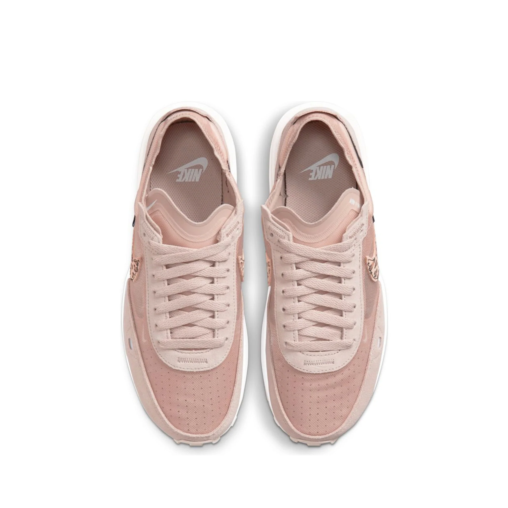 Nike Womens Waffle One SE Shoes - Image 4
