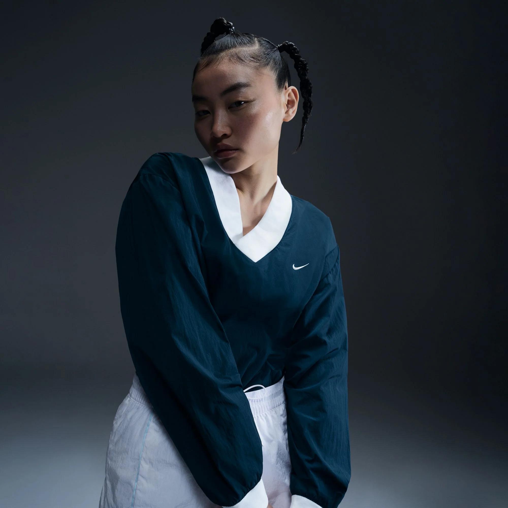 Nike Womens Loose UV Woven Long-Sleeve V-Neck Top - Image 2