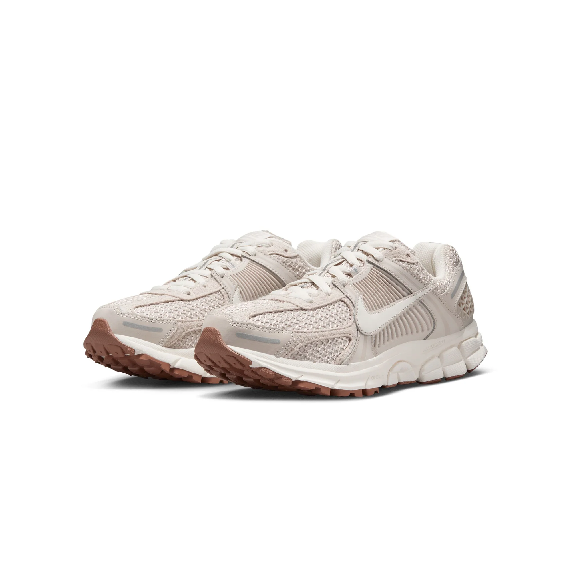 Nike Womens Zoom Vomero 5 Shoes - Image 2