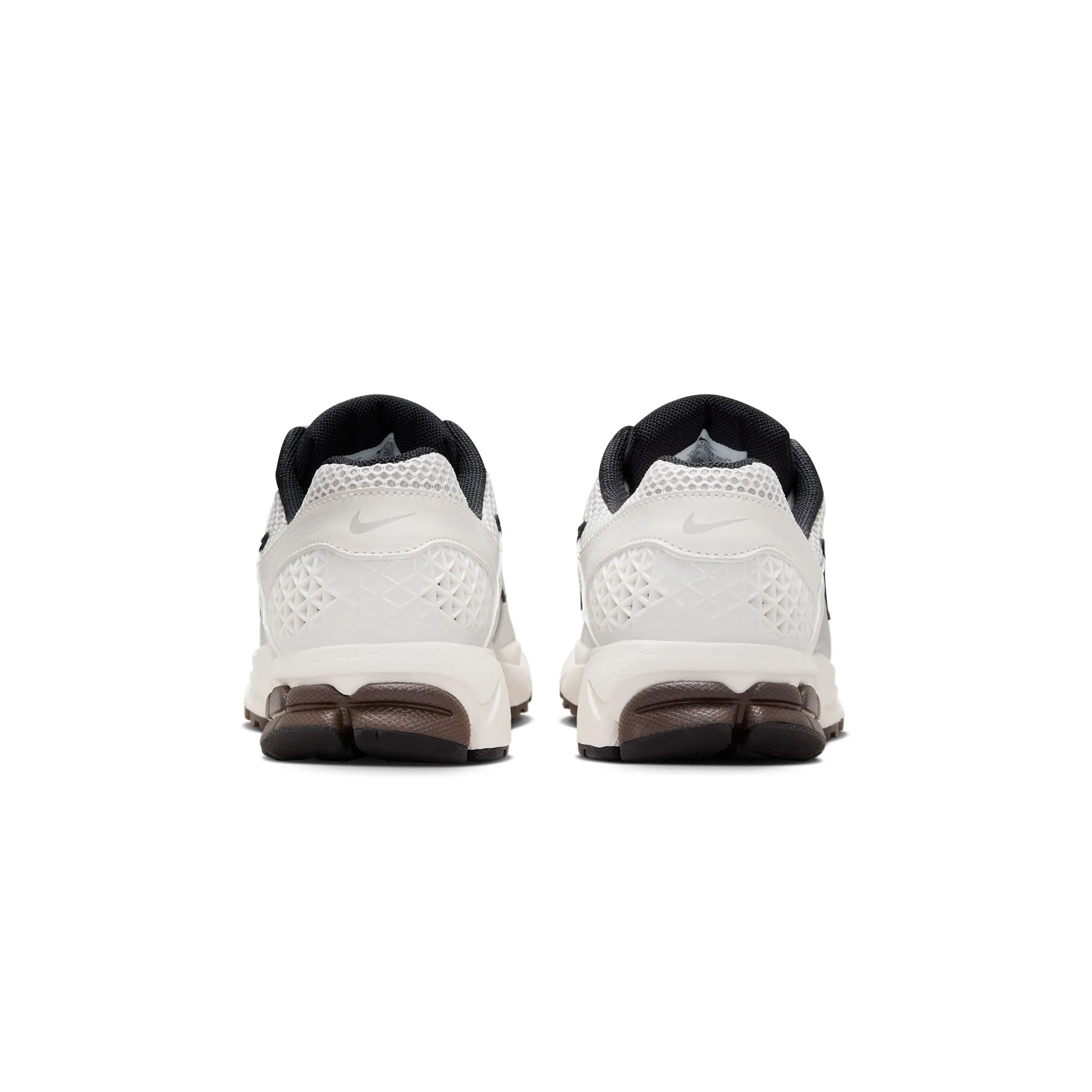 Nike Womens Zoom Vomero 5 Shoes - Image 3