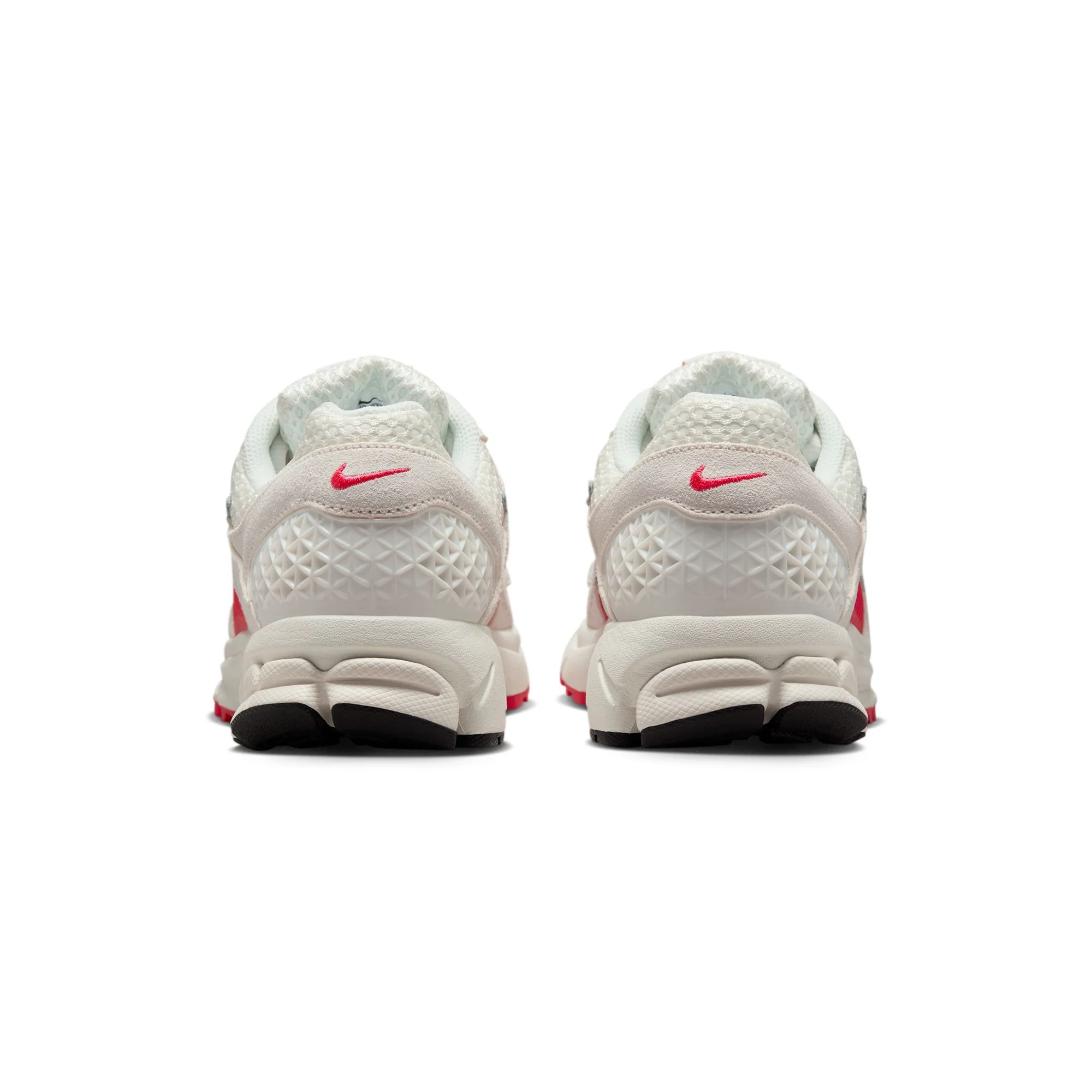 Nike Womens Zoom Vomero 5 Shoes - Image 3