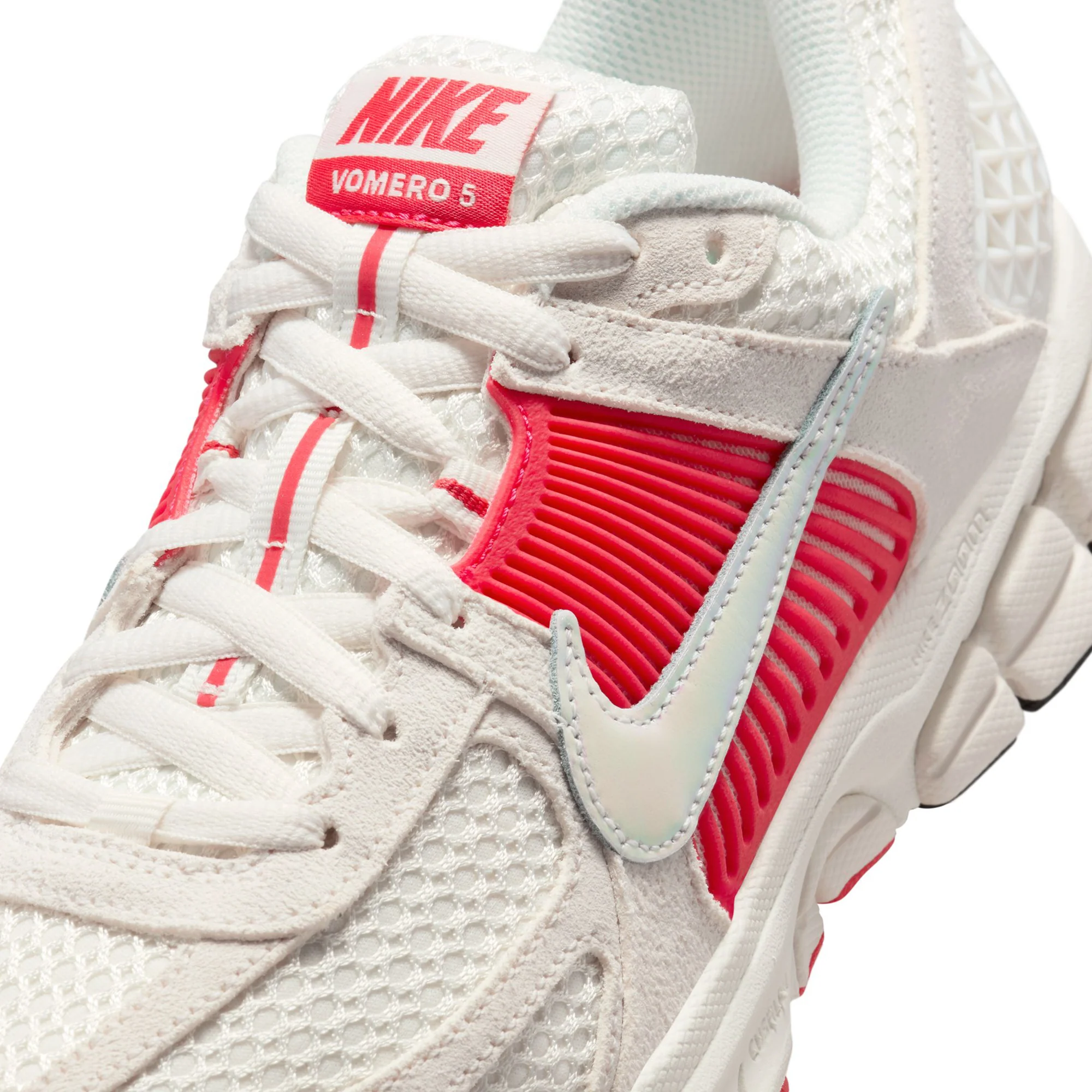 Nike Womens Zoom Vomero 5 Shoes - Image 4