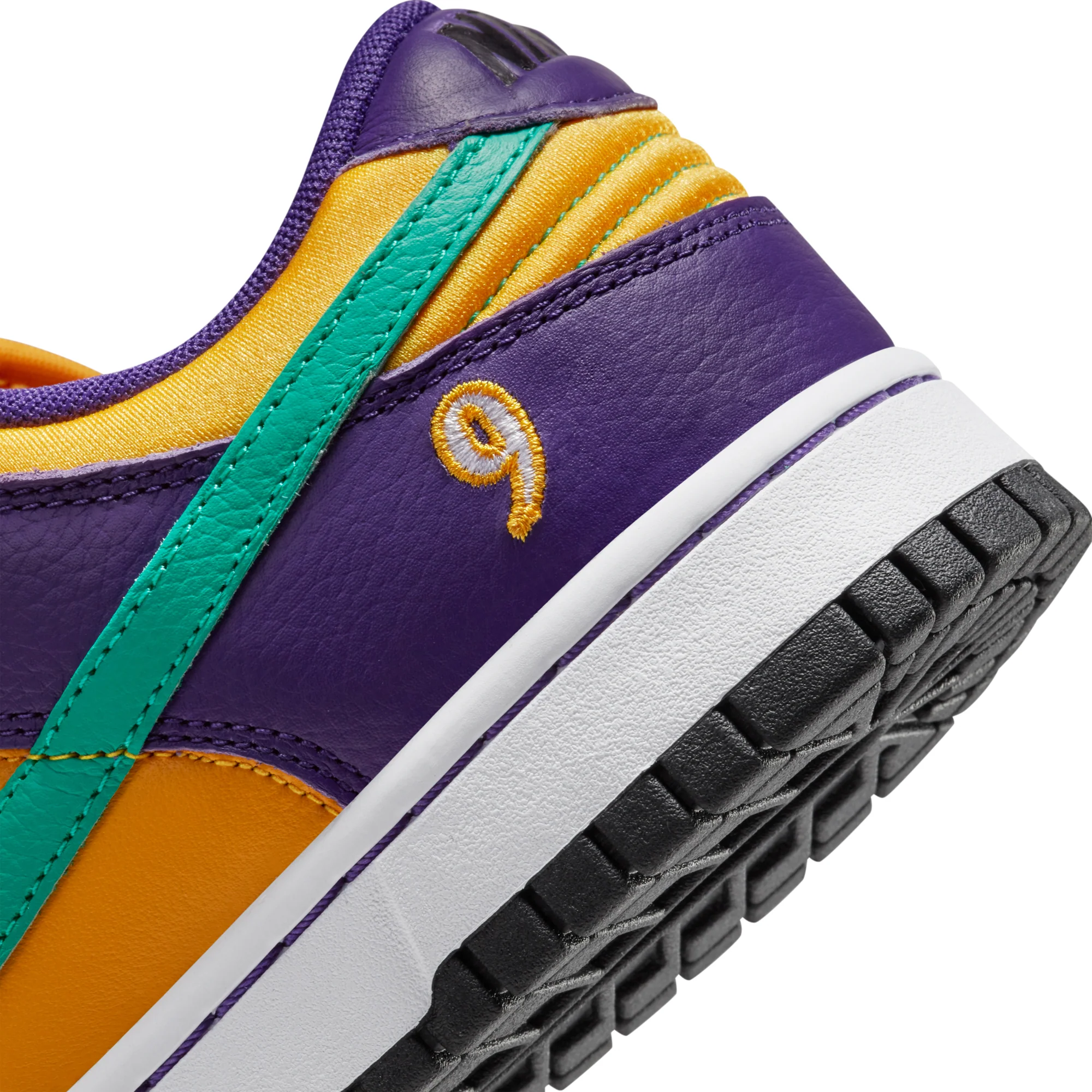 Nike x Lisa Leslie Womens Dunk Low Shoes - Image 4