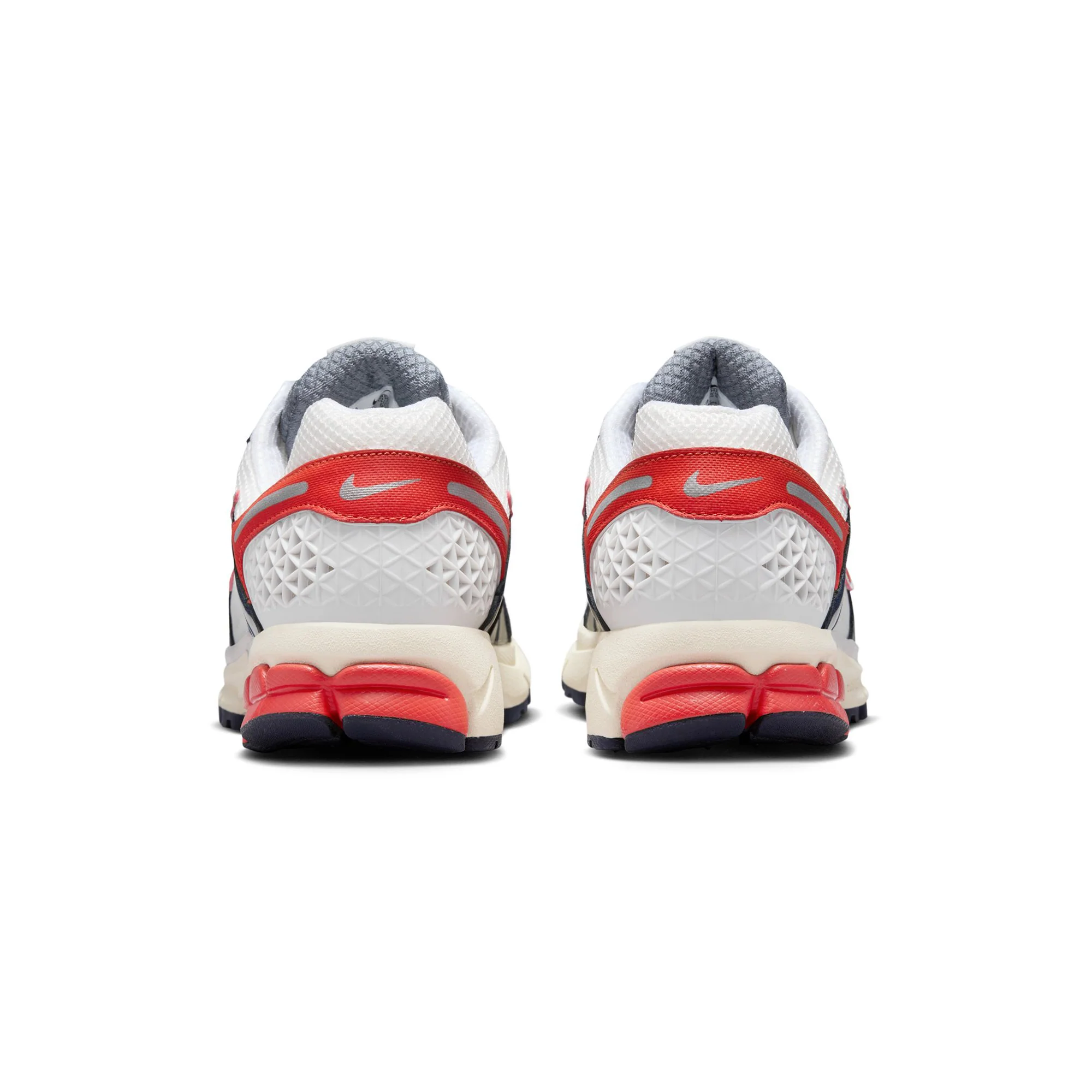 Nike Mens Zoom Vomero 5 Shoes - Image 3