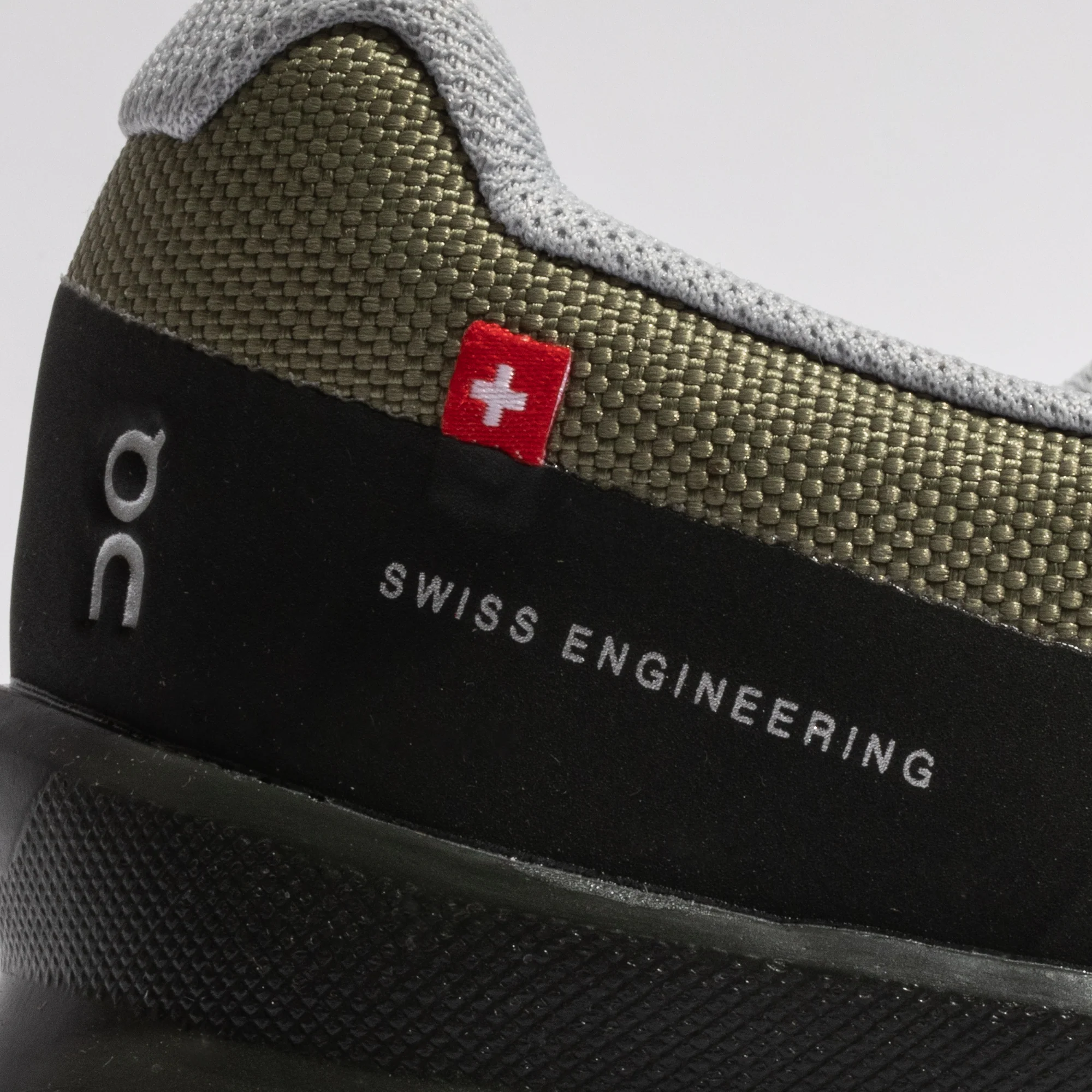 On Running Mens Cloudventure Shoes 'Olive - Image 4
