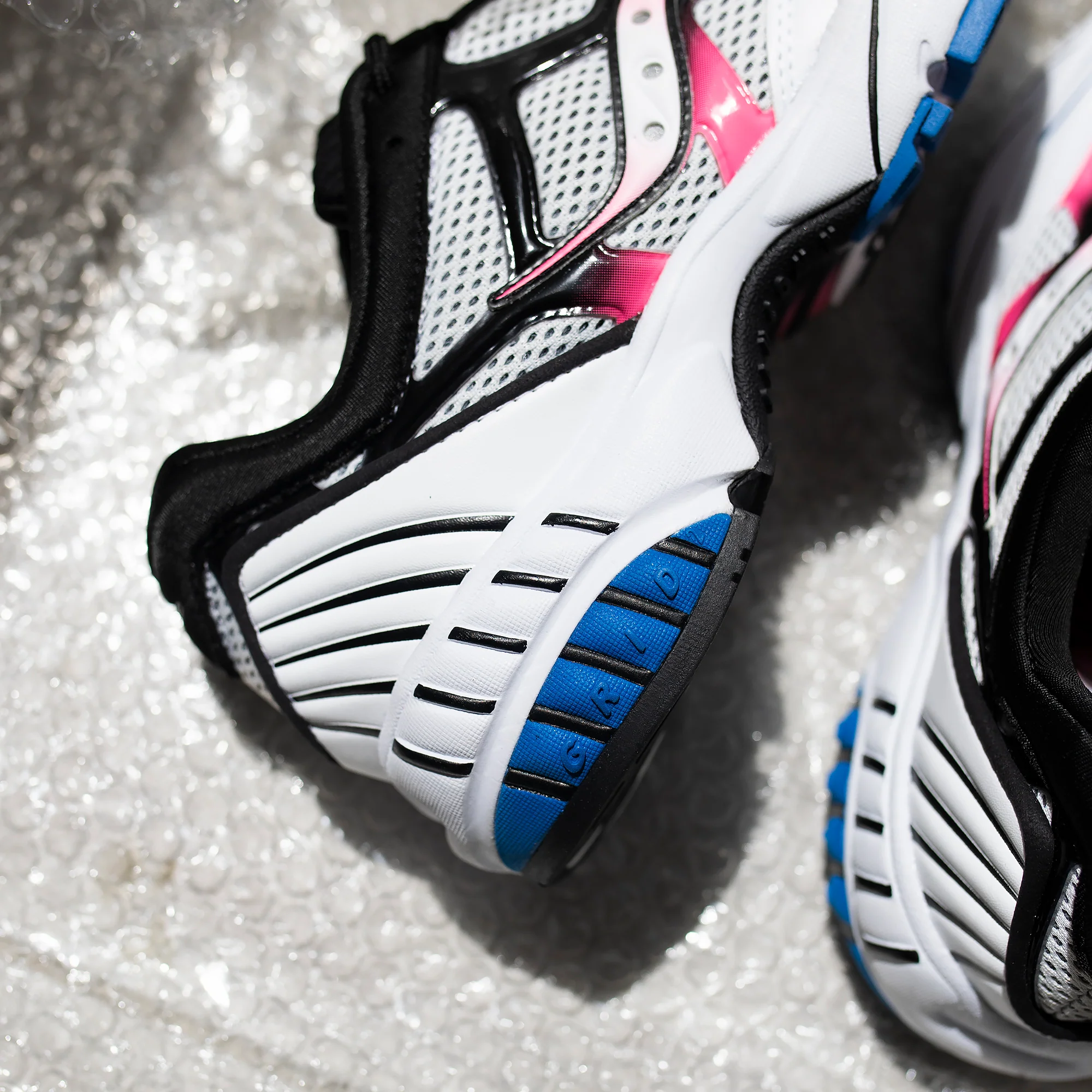Saucony Mens Grid Web Shoes - Image 4