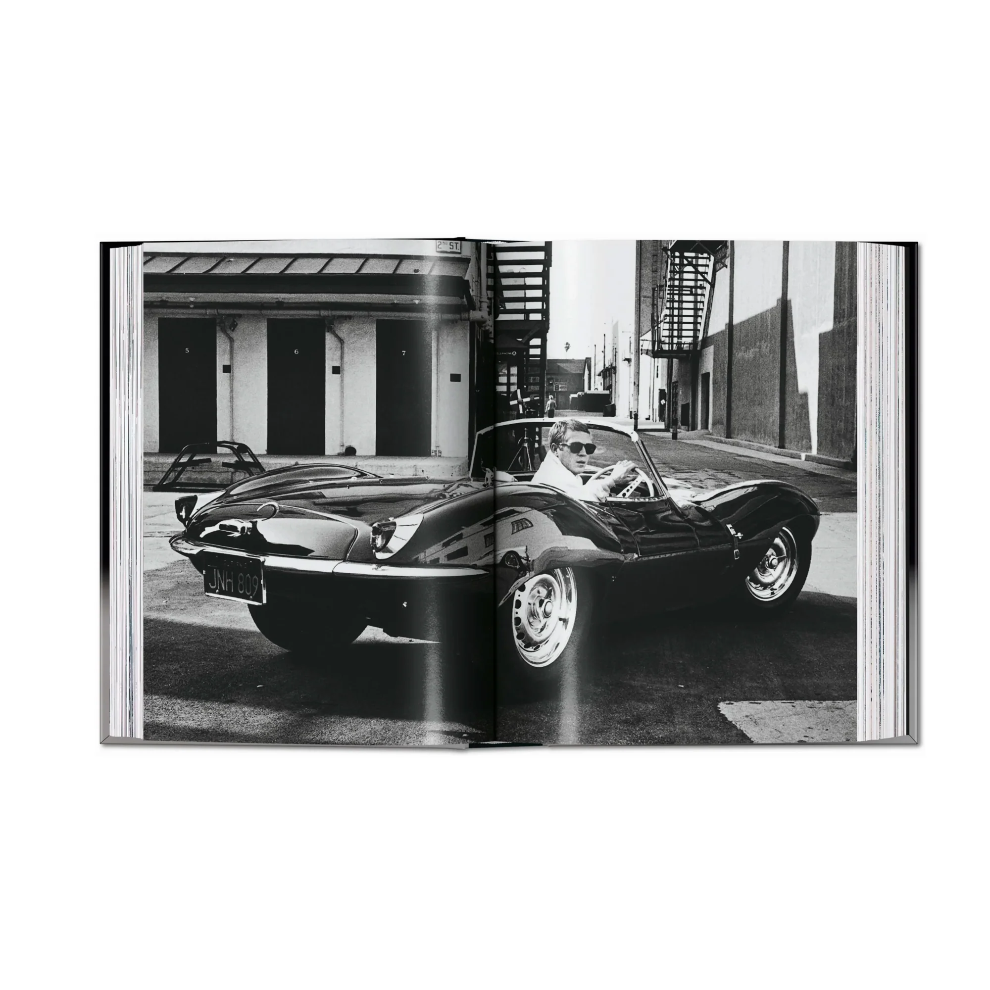 Taschen 50 Ultimate Sports Cars 40th Edition - Image 4