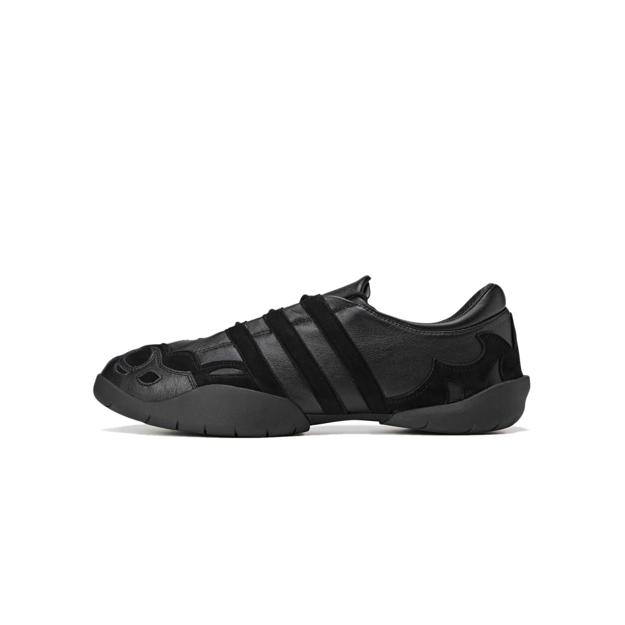 Y-3 Womens Regu 2002 Shoes